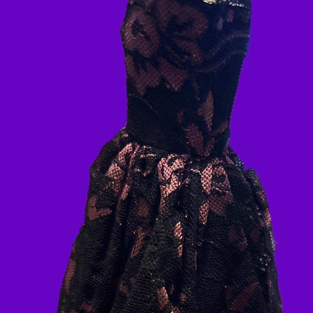 Gothic Mourning Gown for Dolls Elegant Black and Pink Lace Skirt - Picture 10 of 13